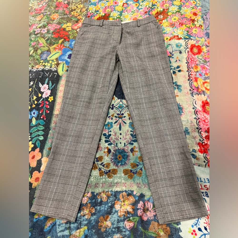 H&M Gray Plaid ankle Trousers